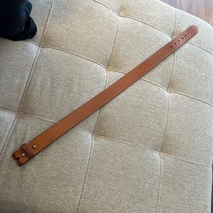 Mens light brown belt. Size 28.